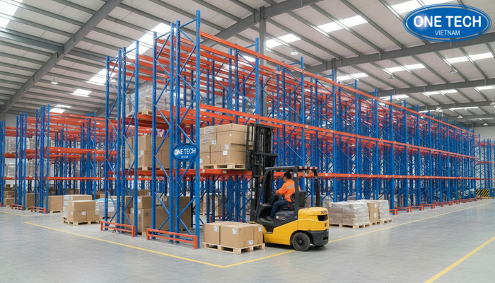 Bảng checklist tiêu chí chọn kệ drive in theo hàng hóa, pallet, xe nâng và không gian kho