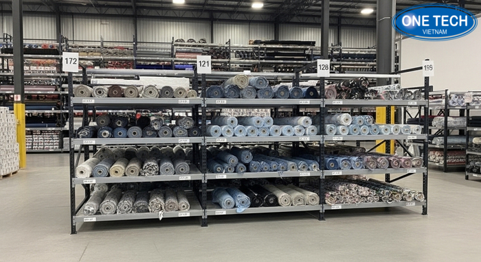 Kệ để vải cuộn tiết kiệm diện tích Mẫu kệ để vải cuộn tối giản, tải trọng cao, dễ phân loại