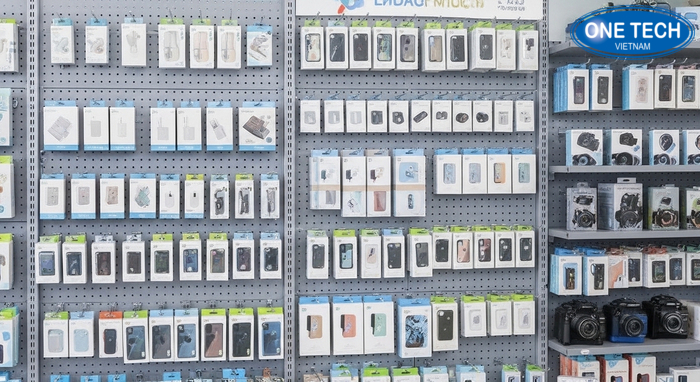 Phân vùng trưng bày rõ ràng và ánh sáng tốt giúp tăng trải nghiệm mua sắm phụ kiện